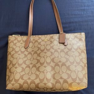 Like new Coach tote
